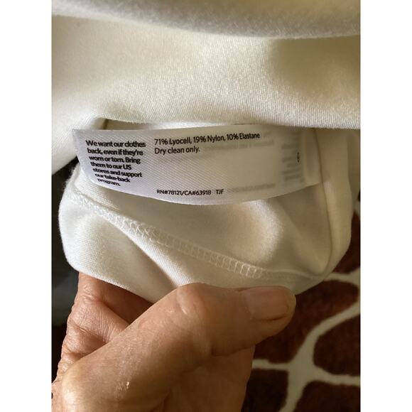 Eileen Fisher Womens Beige Zip Up Short Jacket Pockets Medium Stretch USA - Picture 5 of 6